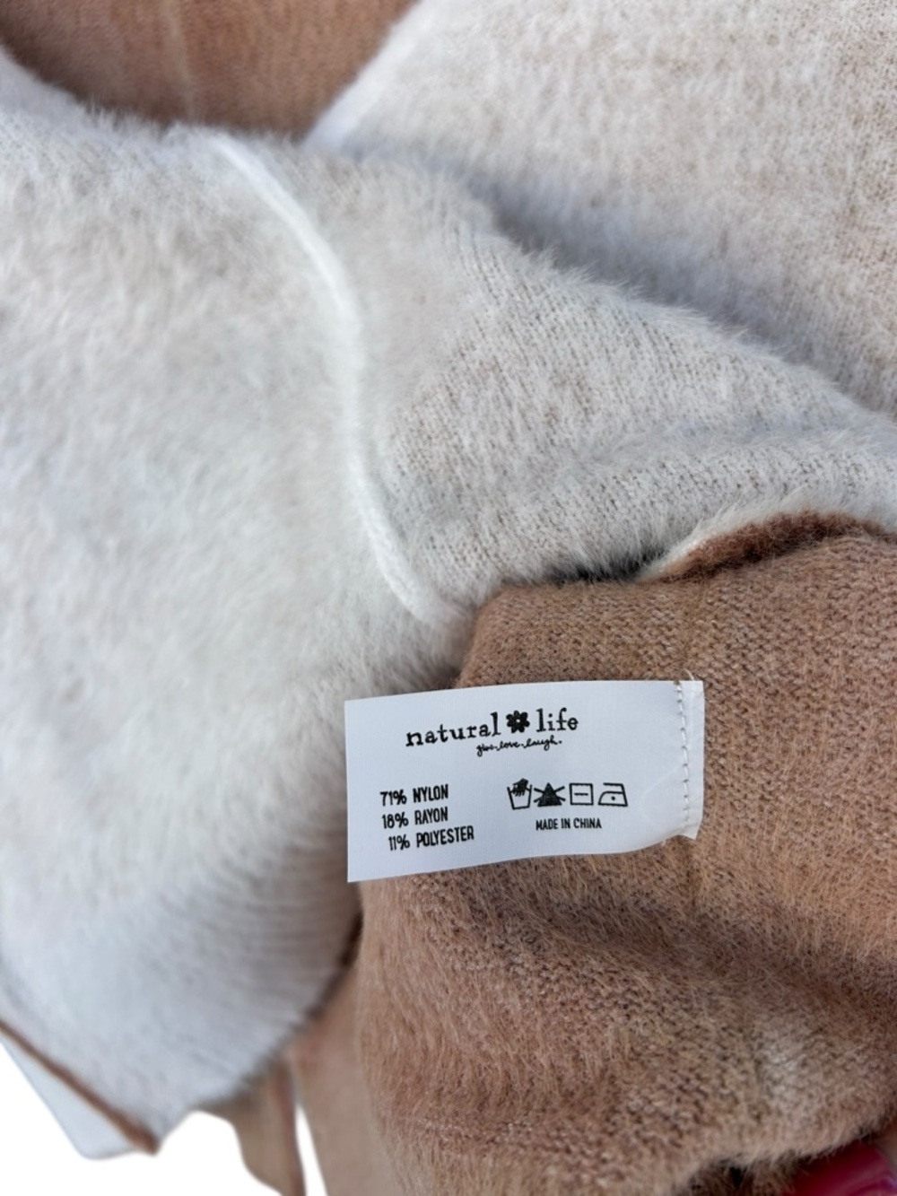 NATURAL LIFE Fuzzy V-Neck Sweater - Size Small - White & Beige - Picture 9 of 10